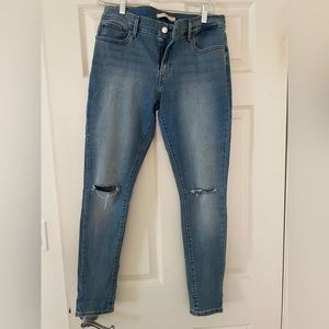 Women’s Levi jeans